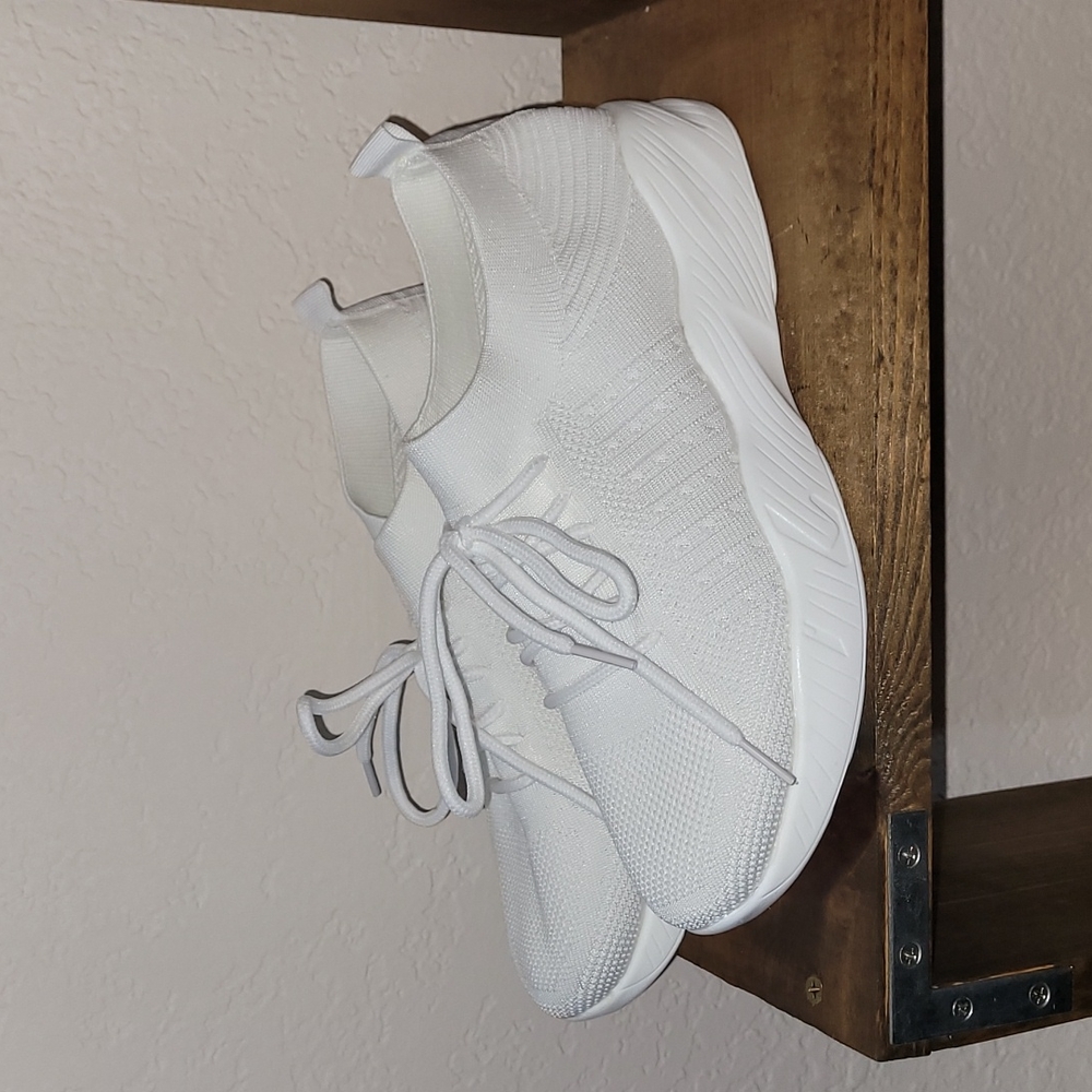 SHEIN Breathable Running Shoes